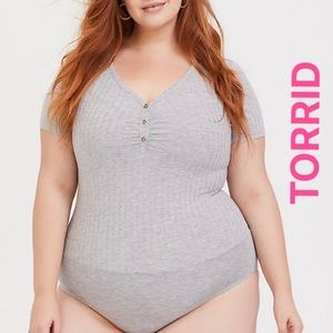 🎓Back to School Sale🔥📚TORRID HEATHER GREY RIB HENLEY BODYSUIT